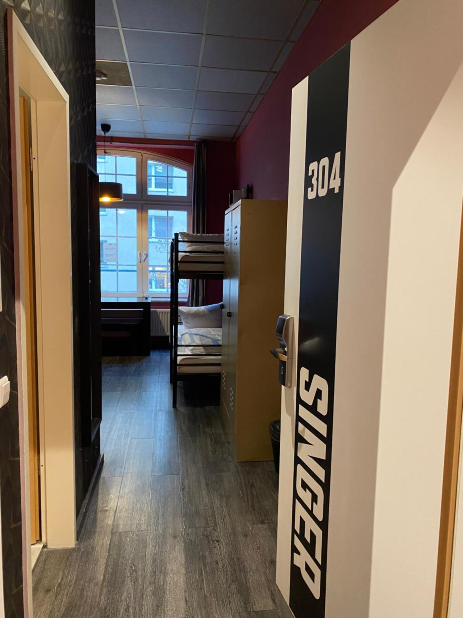 Hostel Singer109 Hotel&apartment *